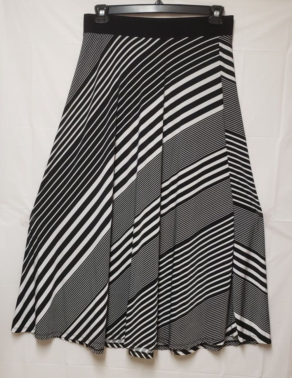 INC International Concepts  L Black White Striped A-Line Skirt Liquid Knit NWOT